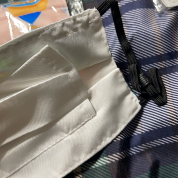 New set/2 fish face masks - Picture 5 of 5